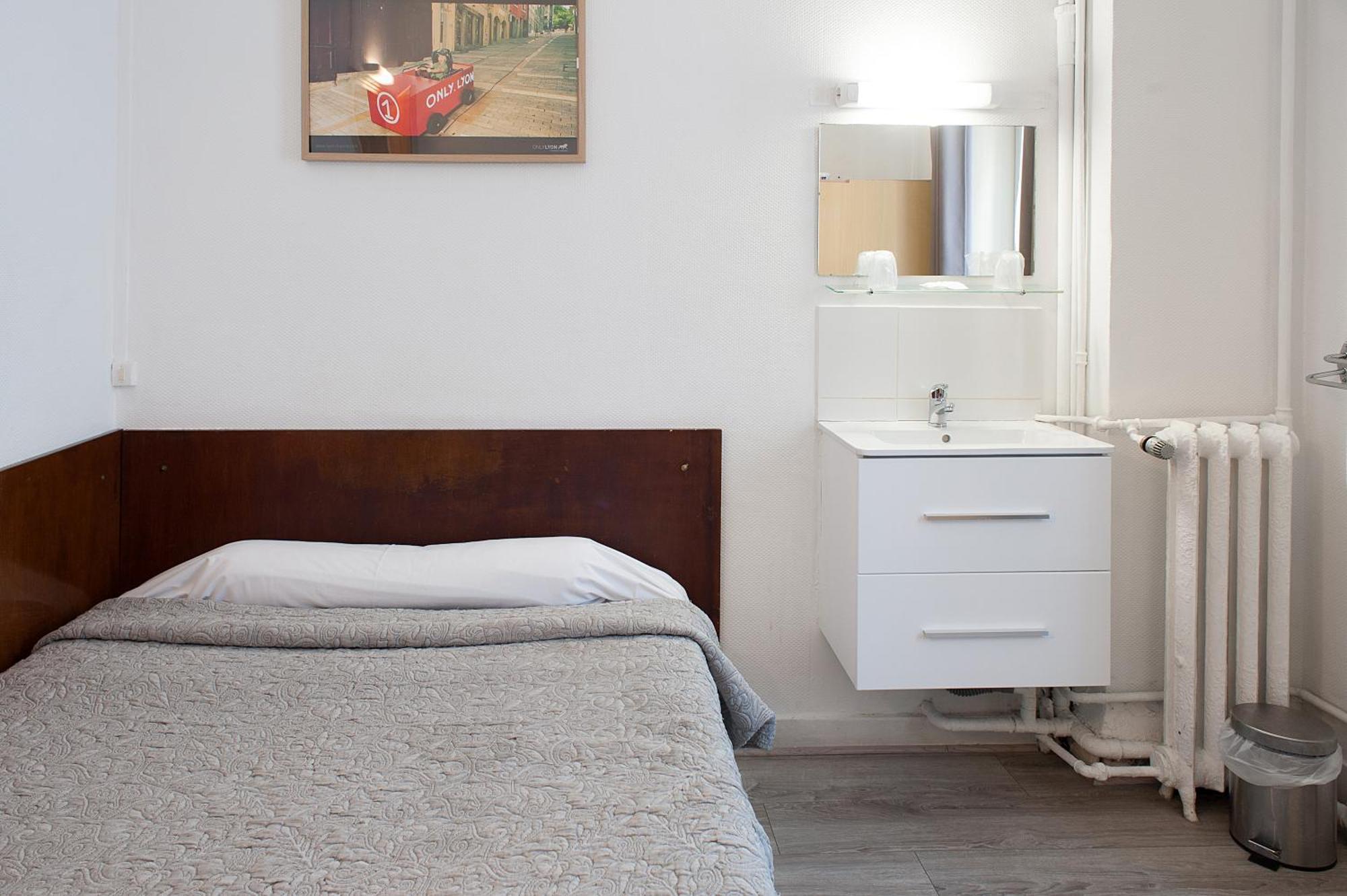Hotel Des Facultes Lyon Room photo