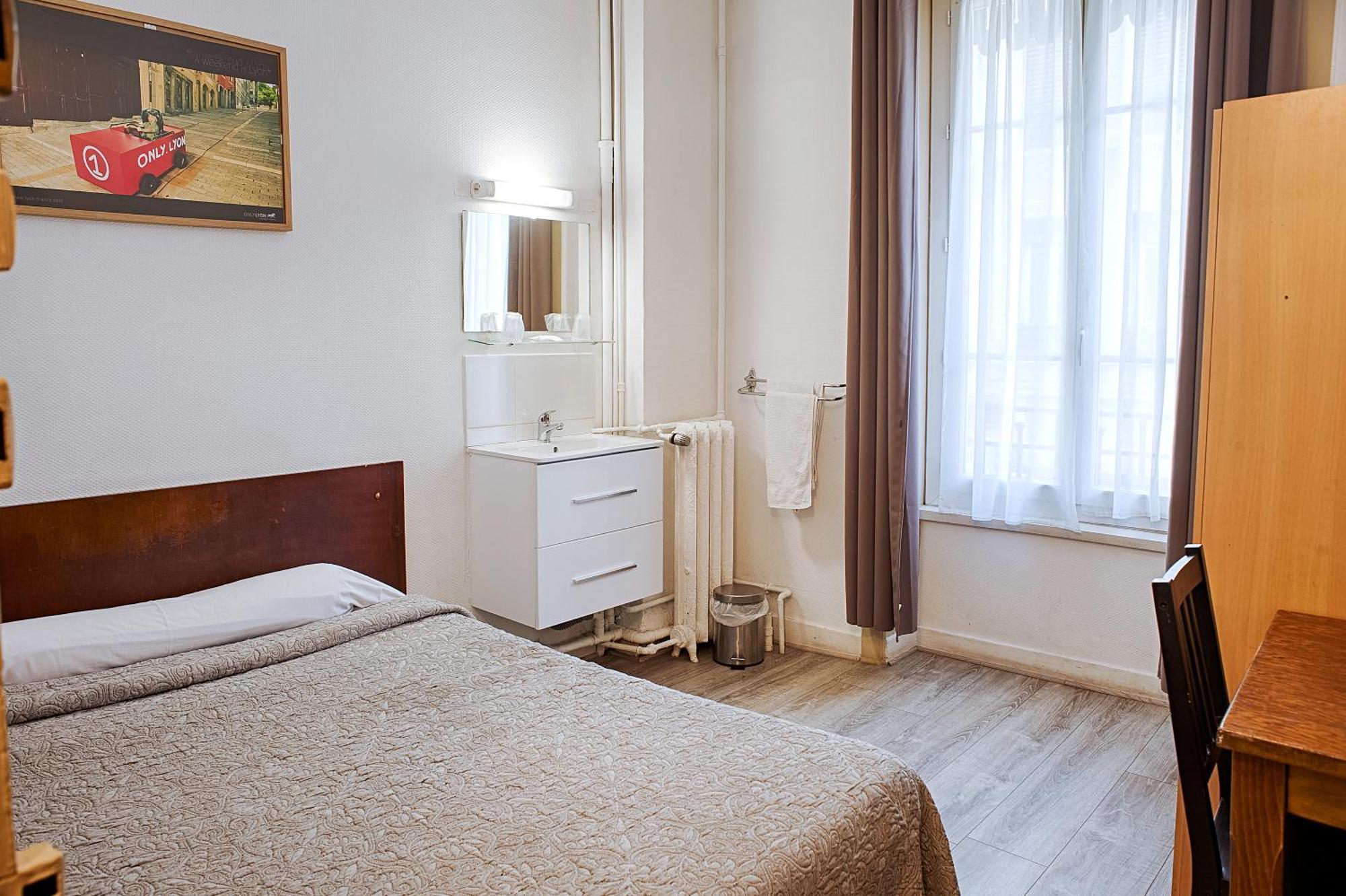 Hotel Des Facultes Lyon Room photo